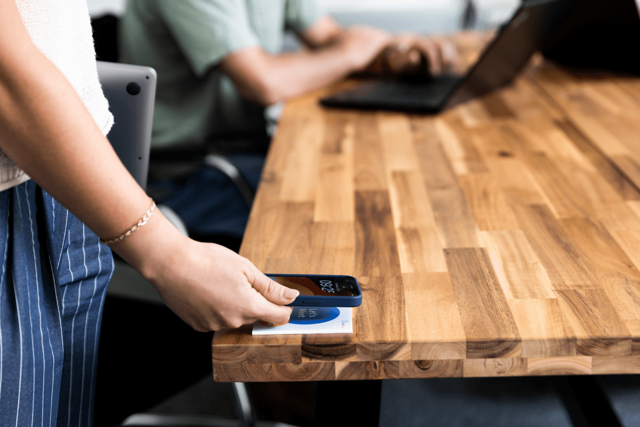 image nfc desk